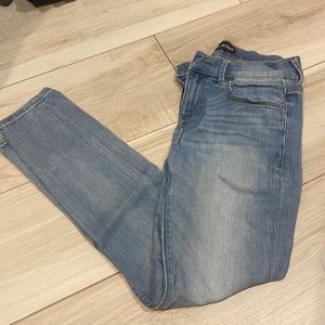 Express Jeans size 2 short. Light wash.